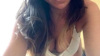 Sublime femme mûre disponible pour rencontres sexe