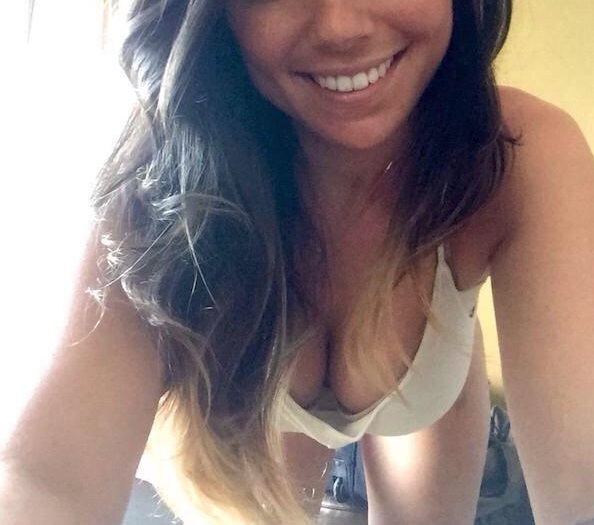 Selfie sexy décolleté
